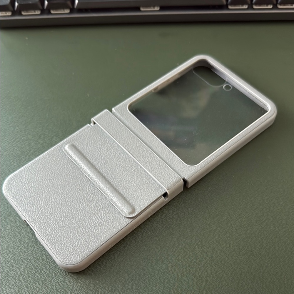 Samsung zflip 6 Elegant Gray Flip Phone Case with Window